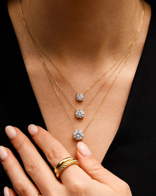 1 ct, 2ct and 3ct lab diamond pendant in 14kt yelow gold necklace with a solitaire setting. Ideal for sustainable, ethical everyday luxury.